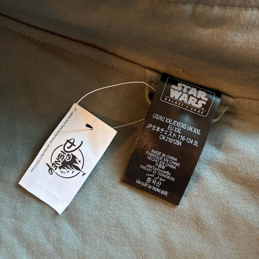 NWT Disney Star Wars Galaxy's Edge Resistance pilot jacket XXL - Picture 3 of 5